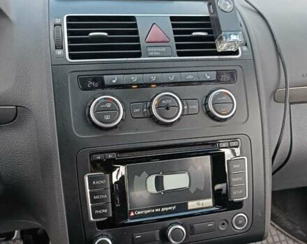 Серый Фольксваген Туран, объемом двигателя 1.6 л и пробегом 206 тыс. км за 10500 $, фото 16 на Automoto.ua