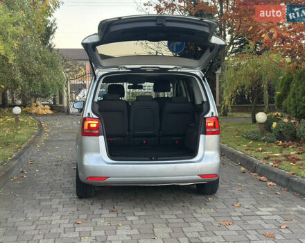 Фольксваген Туран 2013 в Сарнах на Automoto.ua Серый Фольксваген Туран, объемом двигателя 1.6 л и пробегом 249 тыс. км за 11350 $, фото 28 на Automoto.ua