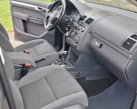 Серый Фольксваген Туран, объемом двигателя 1.97 л и пробегом 179 тыс. км за 14200 $, фото 16 на Automoto.ua