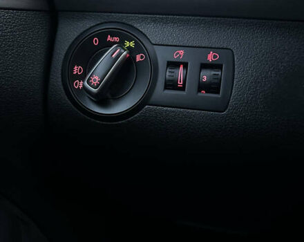 Фольксваген Туран 2013 в Сарнах на Automoto.ua Серый Фольксваген Туран, объемом двигателя 1.6 л и пробегом 249 тыс. км за 11350 $, фото 34 на Automoto.ua