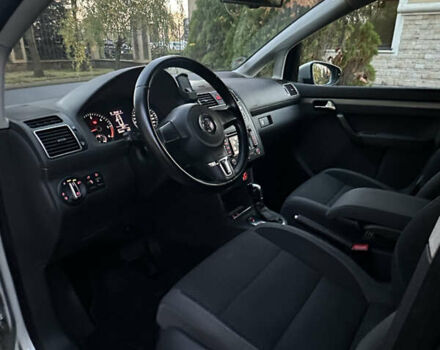 Фольксваген Туран 2013 в Сарнах на Automoto.ua Серый Фольксваген Туран, объемом двигателя 1.6 л и пробегом 249 тыс. км за 11350 $, фото 32 на Automoto.ua