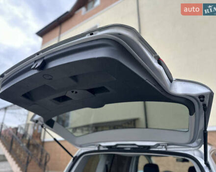 Серый Фольксваген Туран, объемом двигателя 2 л и пробегом 225 тыс. км за 10999 $, фото 144 на Automoto.ua