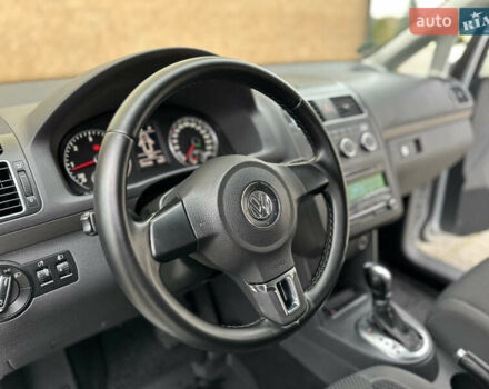 Серый Фольксваген Туран, объемом двигателя 2 л и пробегом 225 тыс. км за 10999 $, фото 107 на Automoto.ua