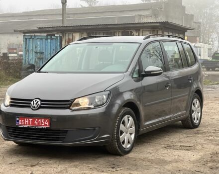 Серый Фольксваген Туран, объемом двигателя 1.6 л и пробегом 227 тыс. км за 9350 $, фото 1 на Automoto.ua