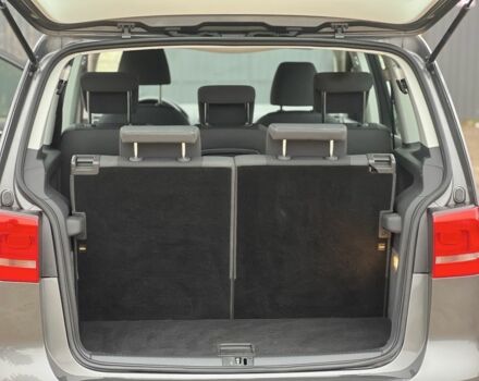 Серый Фольксваген Туран, объемом двигателя 1.6 л и пробегом 227 тыс. км за 9350 $, фото 20 на Automoto.ua