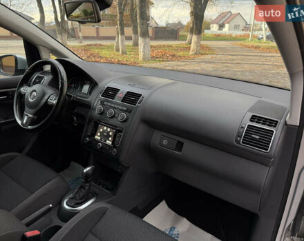 Серый Фольксваген Туран, объемом двигателя 1.6 л и пробегом 242 тыс. км за 10700 $, фото 30 на Automoto.ua