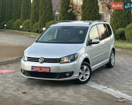 Фольксваген Туран 2013 в Сарнах на Automoto.ua Серый Фольксваген Туран, объемом двигателя 1.6 л и пробегом 249 тыс. км за 11350 $, фото 2 на Automoto.ua