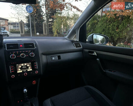 Фольксваген Туран 2013 в Сарнах на Automoto.ua Серый Фольксваген Туран, объемом двигателя 1.6 л и пробегом 249 тыс. км за 11350 $, фото 50 на Automoto.ua