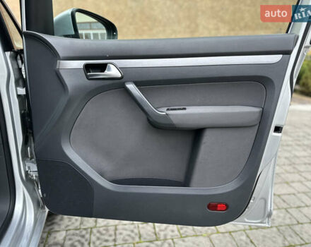 Серый Фольксваген Туран, объемом двигателя 2 л и пробегом 225 тыс. км за 10999 $, фото 99 на Automoto.ua