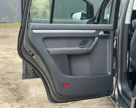 Серый Фольксваген Туран, объемом двигателя 1.6 л и пробегом 227 тыс. км за 9350 $, фото 18 на Automoto.ua