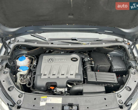 Серый Фольксваген Туран, объемом двигателя 1.6 л и пробегом 201 тыс. км за 12800 $, фото 27 на Automoto.ua