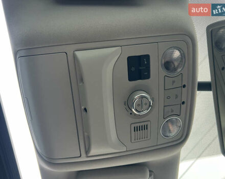 Серый Фольксваген Туран, объемом двигателя 1.97 л и пробегом 163 тыс. км за 14499 $, фото 63 на Automoto.ua