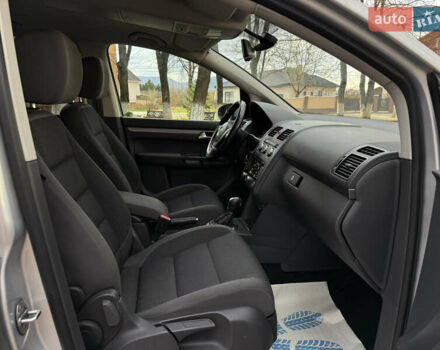 Серый Фольксваген Туран, объемом двигателя 1.6 л и пробегом 242 тыс. км за 10700 $, фото 29 на Automoto.ua