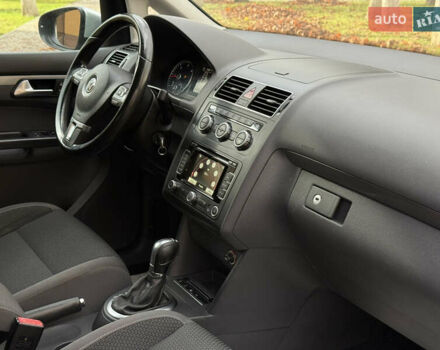 Серый Фольксваген Туран, объемом двигателя 1.6 л и пробегом 242 тыс. км за 10700 $, фото 31 на Automoto.ua