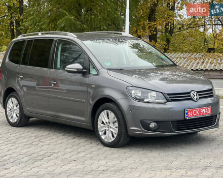 Серый Фольксваген Туран, объемом двигателя 1.6 л и пробегом 201 тыс. км за 12800 $, фото 2 на Automoto.ua