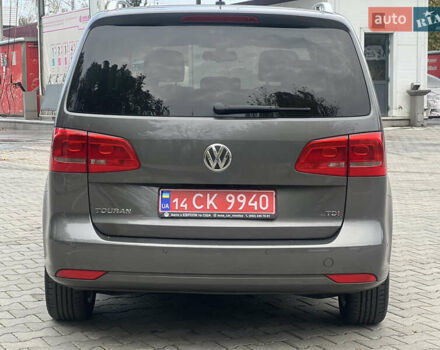 Серый Фольксваген Туран, объемом двигателя 1.6 л и пробегом 201 тыс. км за 12800 $, фото 5 на Automoto.ua