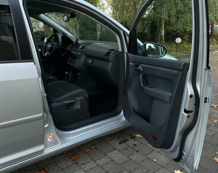 Фольксваген Туран 2013 в Сарнах на Automoto.ua Серый Фольксваген Туран, объемом двигателя 1.6 л и пробегом 249 тыс. км за 11350 $, фото 40 на Automoto.ua