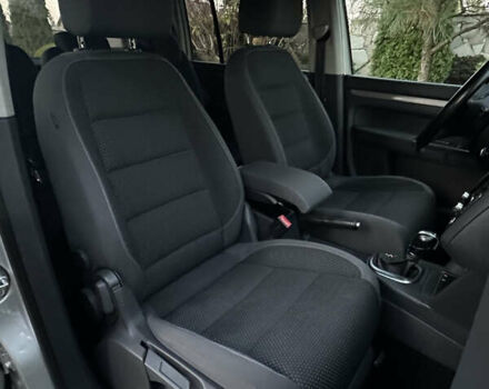 Серый Фольксваген Туран, объемом двигателя 1.6 л и пробегом 249 тыс. км за 10900 $, фото 45 на Automoto.ua