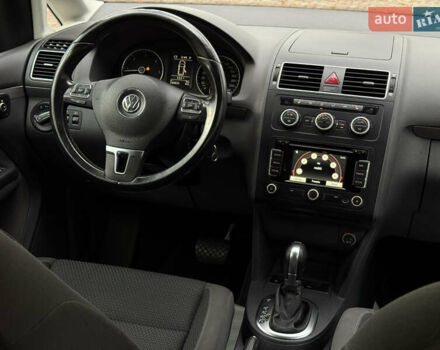 Серый Фольксваген Туран, объемом двигателя 1.6 л и пробегом 242 тыс. км за 10700 $, фото 24 на Automoto.ua