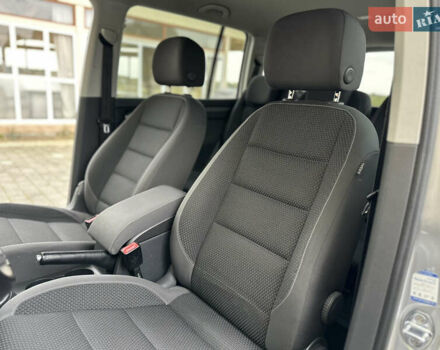 Серый Фольксваген Туран, объемом двигателя 2 л и пробегом 225 тыс. км за 10999 $, фото 121 на Automoto.ua