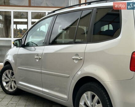 Серый Фольксваген Туран, объемом двигателя 2 л и пробегом 225 тыс. км за 10999 $, фото 78 на Automoto.ua