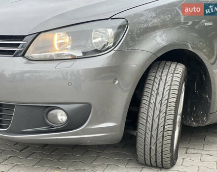 Серый Фольксваген Туран, объемом двигателя 1.6 л и пробегом 201 тыс. км за 12800 $, фото 31 на Automoto.ua
