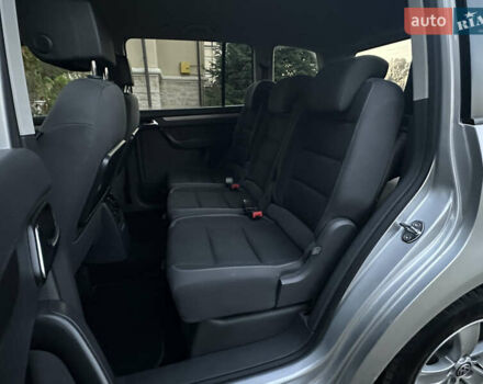 Фольксваген Туран 2013 в Сарнах на Automoto.ua Серый Фольксваген Туран, объемом двигателя 1.6 л и пробегом 249 тыс. км за 11350 $, фото 37 на Automoto.ua