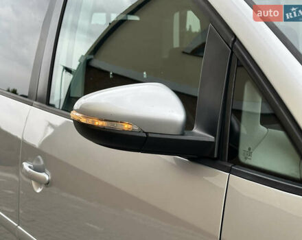 Серый Фольксваген Туран, объемом двигателя 2 л и пробегом 225 тыс. км за 10999 $, фото 14 на Automoto.ua