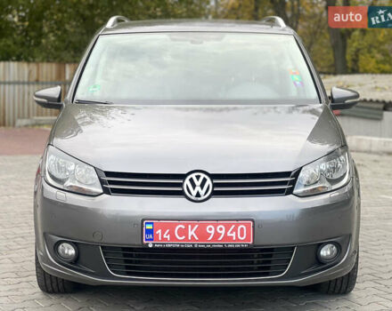 Серый Фольксваген Туран, объемом двигателя 1.6 л и пробегом 201 тыс. км за 12800 $, фото 1 на Automoto.ua