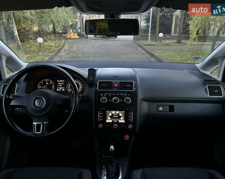 Фольксваген Туран 2013 в Сарнах на Automoto.ua Серый Фольксваген Туран, объемом двигателя 1.6 л и пробегом 249 тыс. км за 11350 $, фото 45 на Automoto.ua