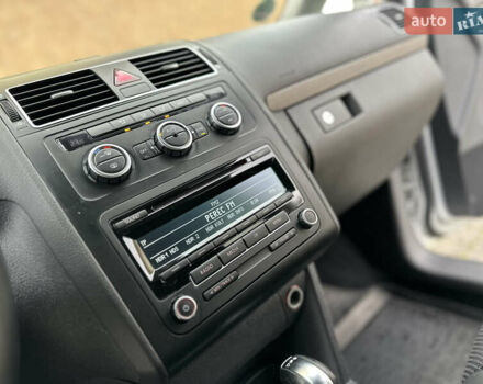 Серый Фольксваген Туран, объемом двигателя 2 л и пробегом 225 тыс. км за 10999 $, фото 111 на Automoto.ua