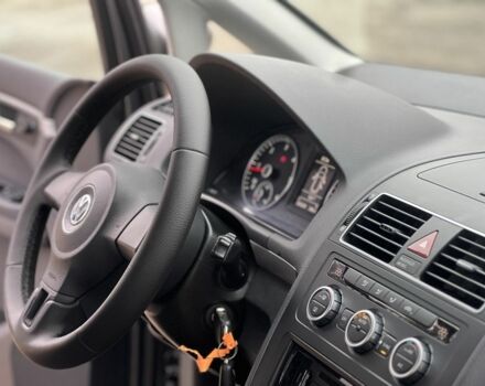 Серый Фольксваген Туран, объемом двигателя 1.6 л и пробегом 227 тыс. км за 9350 $, фото 22 на Automoto.ua