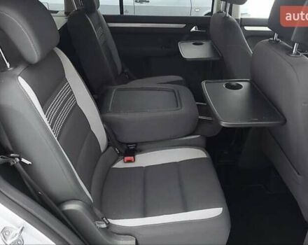 Серый Фольксваген Туран, объемом двигателя 1.39 л и пробегом 274 тыс. км за 11500 $, фото 25 на Automoto.ua