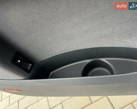 Серый Фольксваген Туран, объемом двигателя 1.97 л и пробегом 163 тыс. км за 14499 $, фото 32 на Automoto.ua