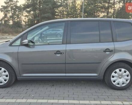 Серый Фольксваген Туран, объемом двигателя 1.6 л и пробегом 300 тыс. км за 10500 $, фото 9 на Automoto.ua