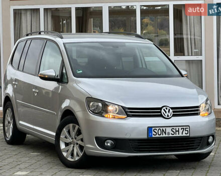 Серый Фольксваген Туран, объемом двигателя 2 л и пробегом 225 тыс. км за 10999 $, фото 1 на Automoto.ua