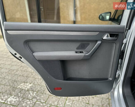 Серый Фольксваген Туран, объемом двигателя 2 л и пробегом 225 тыс. км за 10999 $, фото 133 на Automoto.ua