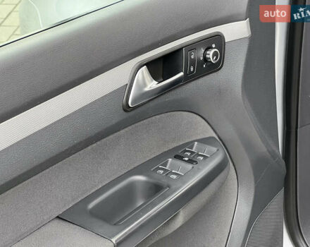 Серый Фольксваген Туран, объемом двигателя 1.97 л и пробегом 163 тыс. км за 14499 $, фото 30 на Automoto.ua