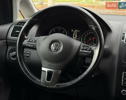 Серый Фольксваген Туран, объемом двигателя 1.6 л и пробегом 242 тыс. км за 10700 $, фото 27 на Automoto.ua