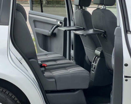 Серый Фольксваген Туран, объемом двигателя 1.97 л и пробегом 163 тыс. км за 14499 $, фото 26 на Automoto.ua