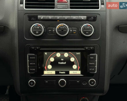 Серый Фольксваген Туран, объемом двигателя 1.6 л и пробегом 242 тыс. км за 10700 $, фото 26 на Automoto.ua