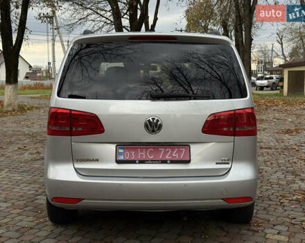 Серый Фольксваген Туран, объемом двигателя 1.6 л и пробегом 242 тыс. км за 10700 $, фото 14 на Automoto.ua