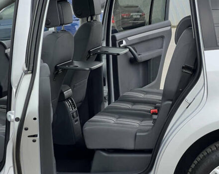 Серый Фольксваген Туран, объемом двигателя 1.97 л и пробегом 163 тыс. км за 14499 $, фото 28 на Automoto.ua