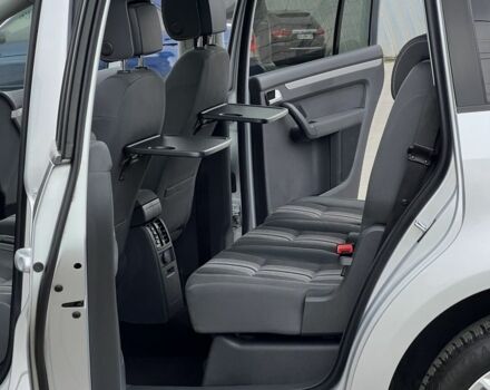 Серый Фольксваген Туран, объемом двигателя 2 л и пробегом 163 тыс. км за 14499 $, фото 7 на Automoto.ua