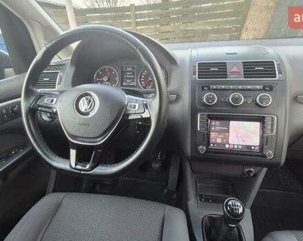 Серый Фольксваген Туран, объемом двигателя 1.6 л и пробегом 300 тыс. км за 10500 $, фото 20 на Automoto.ua