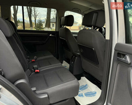 Серый Фольксваген Туран, объемом двигателя 1.6 л и пробегом 242 тыс. км за 10700 $, фото 21 на Automoto.ua