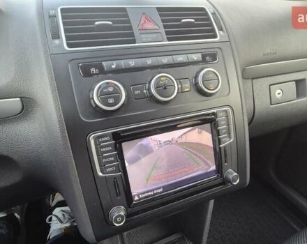 Серый Фольксваген Туран, объемом двигателя 1.6 л и пробегом 300 тыс. км за 10500 $, фото 21 на Automoto.ua