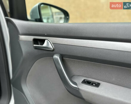 Серый Фольксваген Туран, объемом двигателя 2 л и пробегом 225 тыс. км за 10999 $, фото 100 на Automoto.ua