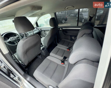 Серый Фольксваген Туран, объемом двигателя 1.39 л и пробегом 223 тыс. км за 10500 $, фото 24 на Automoto.ua