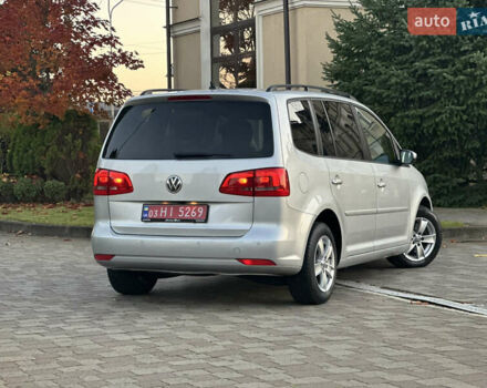 Фольксваген Туран 2013 в Сарнах на Automoto.ua Серый Фольксваген Туран, объемом двигателя 1.6 л и пробегом 249 тыс. км за 11350 $, фото 4 на Automoto.ua